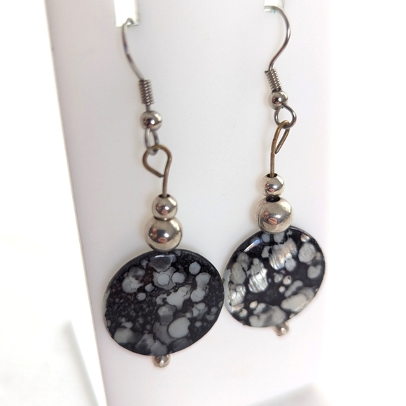 Artisan Beaded Boho Style Faux Black Mother of Pearl Dangle Drop Hook Earrings - Picture 2 of 3